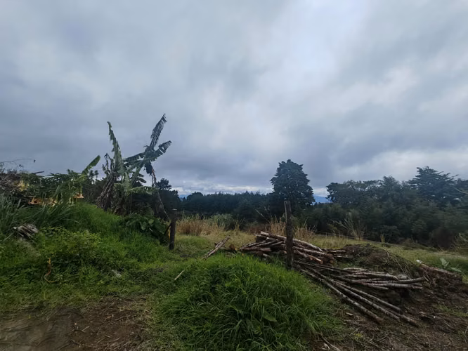 Venta de Hermoso Lote en Santa Elena, San Isidro de Heredia - Imagen 4