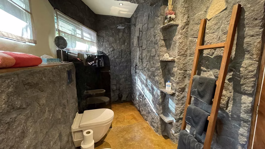 Casa con cuatro cabañas en venta en las montañas de Aserrí 24049