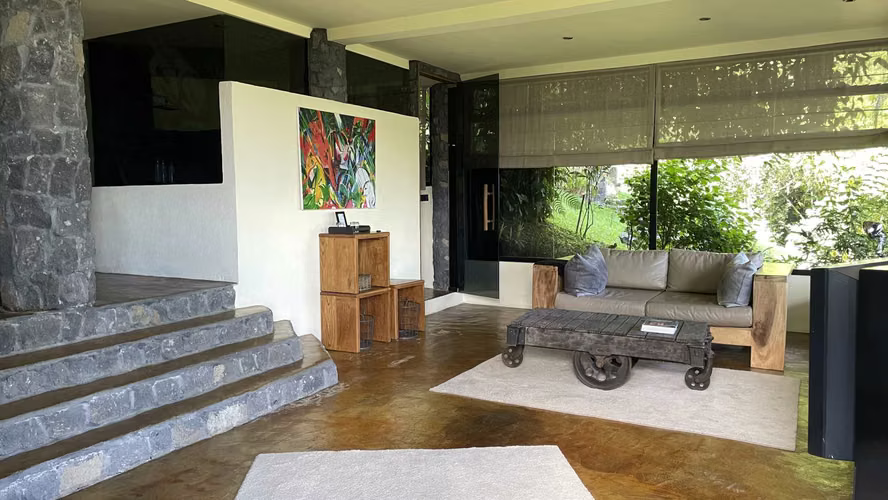 Casa con cuatro cabañas en venta en las montañas de Aserrí 24049