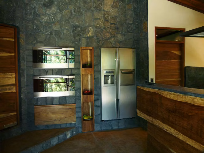 Casa con cuatro cabañas en venta en las montañas de Aserrí 24049
