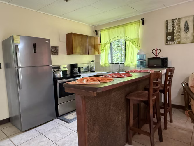 Venta de Casa independiente a 1km del mar, Playa Esterillos (MV)