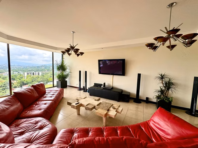 VENTA DE APARTAMENTO EN CERROS DE MAYORCA - ESCAZÚ