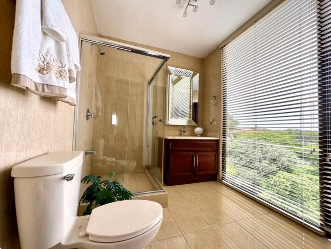 VENTA DE APARTAMENTO EN CERROS DE MAYORCA - ESCAZÚ