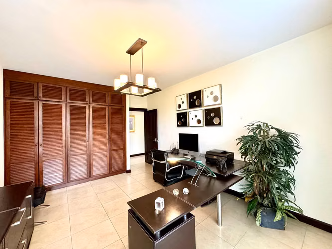 VENTA DE APARTAMENTO EN CERROS DE MAYORCA - ESCAZÚ