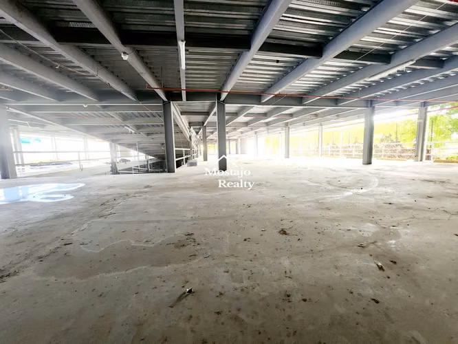 Venta de Edificio Comercial en Pozos de Santa Ana,  Remate Bancario!