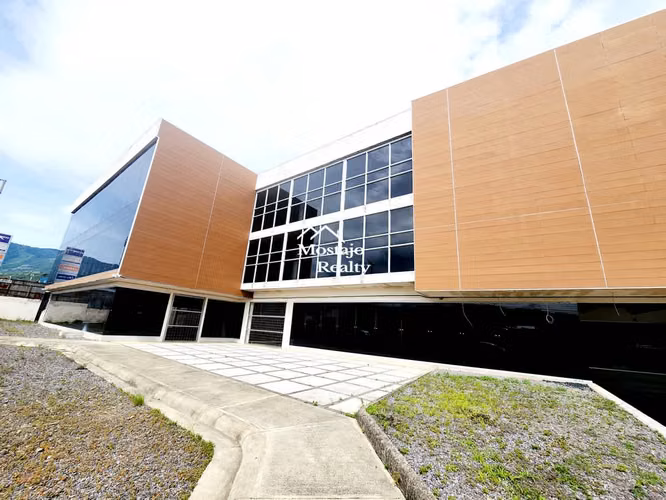 Venta de Edificio Comercial en Pozos de Santa Ana,  Remate Bancario!