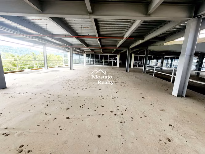 Venta de Edificio Comercial en Pozos de Santa Ana,  Remate Bancario!