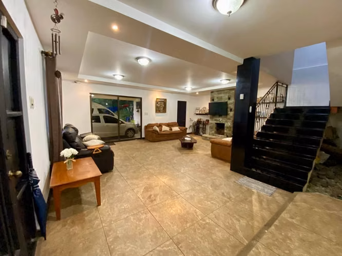 Venta de Casa en las montañas de San Rafael de Heredia