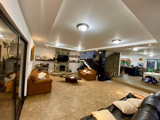 Venta de Casa en las montañas de San Rafael de Heredia