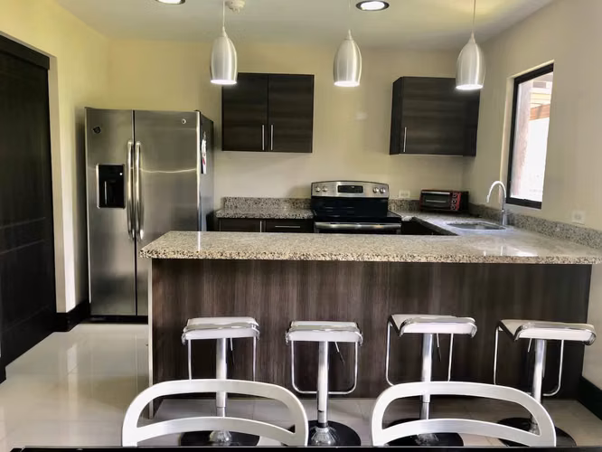 VENTA DE APARTAMENTO AMUEBLADO P/INVERSIÓN EN CONDOMINIO DEL RIO-BRASIL, SANTA ANA - Imagen 20