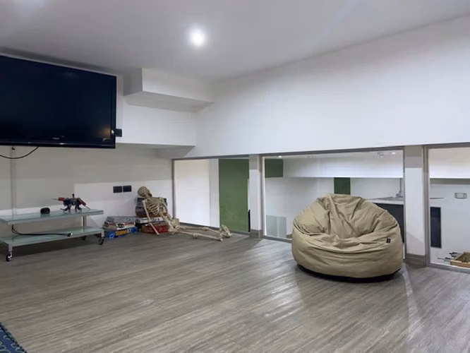 ALQUILER DE EDIFICIO PARA OFICINAS - SABANA OESTE