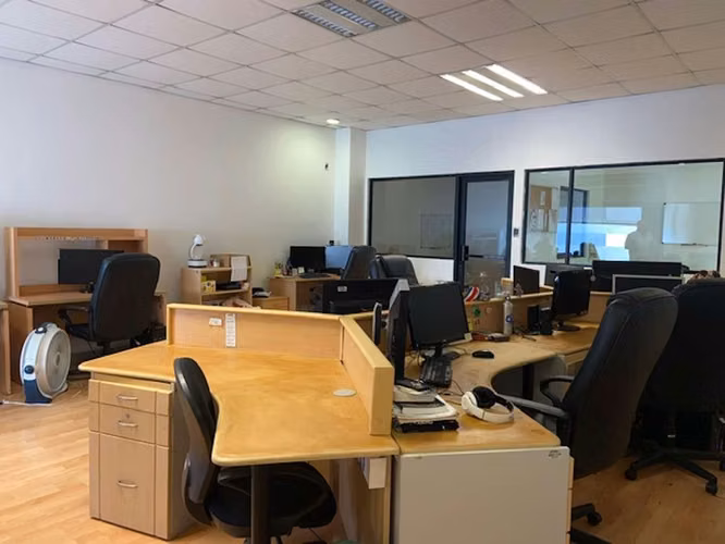 ALQUILER DE EDIFICIO PARA OFICINAS - SABANA OESTE