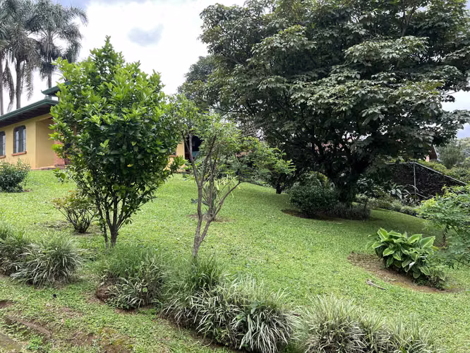 Casa de Ensueño en Poás con Vista al Volcán y Valle Central - Imagen 19