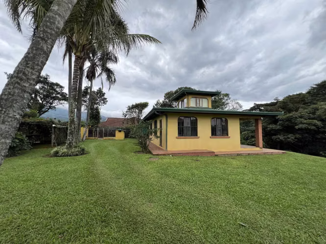 Casa de Ensueño en Poás con Vista al Volcán y Valle Central - Imagen 2