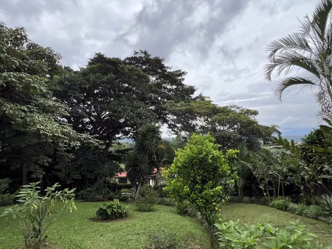 Casa de Ensueño en Poás con Vista al Volcán y Valle Central - Imagen 9