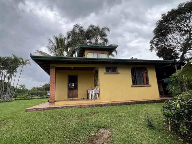 Casa de Ensueño en Poás con Vista al Volcán y Valle Central - Imagen 4