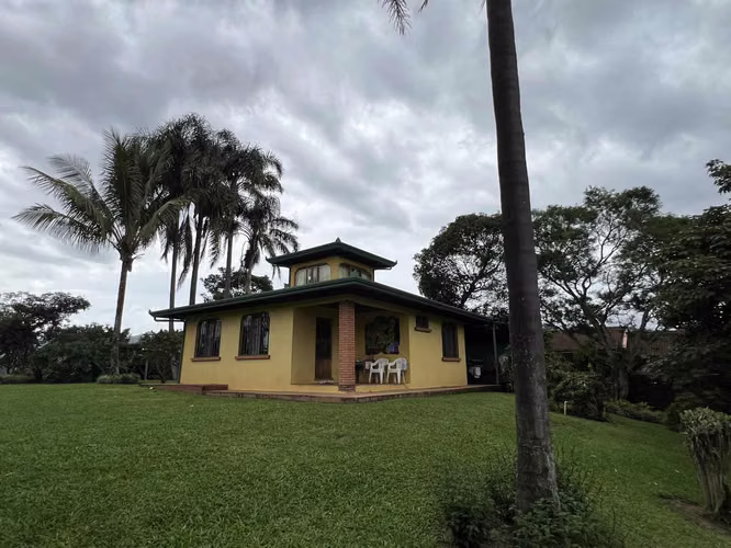 Casa de Ensueño en Poás con Vista al Volcán y Valle Central - Imagen 3