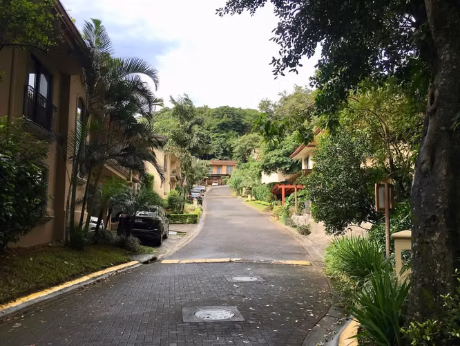 PRECIOSA CASA A LA VENTA EN BRASIL DE MORA