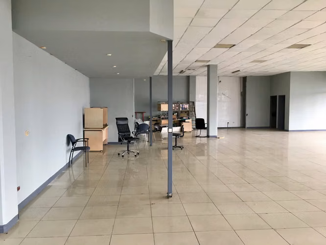 ALQUILER DE LOCAL COMERCIAL EN SAN RAFAEL DE ESCAZU