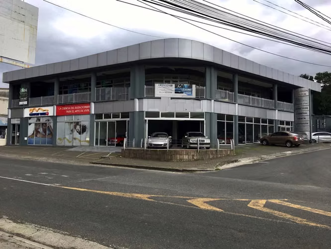 ALQUILER DE LOCAL COMERCIAL EN SAN RAFAEL DE ESCAZU