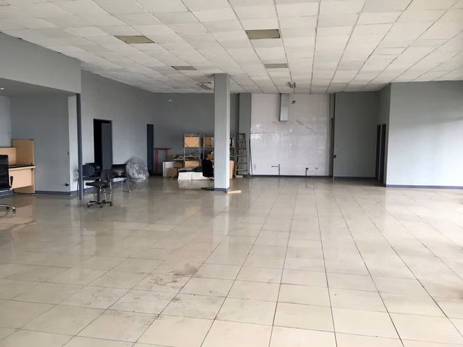 ALQUILER DE LOCAL COMERCIAL EN SAN RAFAEL DE ESCAZU