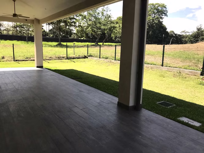 VENTA DE CASA ESPECTACULAR EN LA GUÁCIMA-HACIENDA ESPAVEL