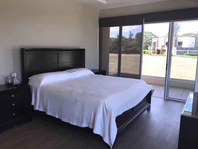 VENTA DE CASA ESPECTACULAR EN LA GUÁCIMA-HACIENDA ESPAVEL