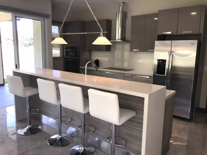 VENTA DE CASA ESPECTACULAR EN LA GUÁCIMA-HACIENDA ESPAVEL