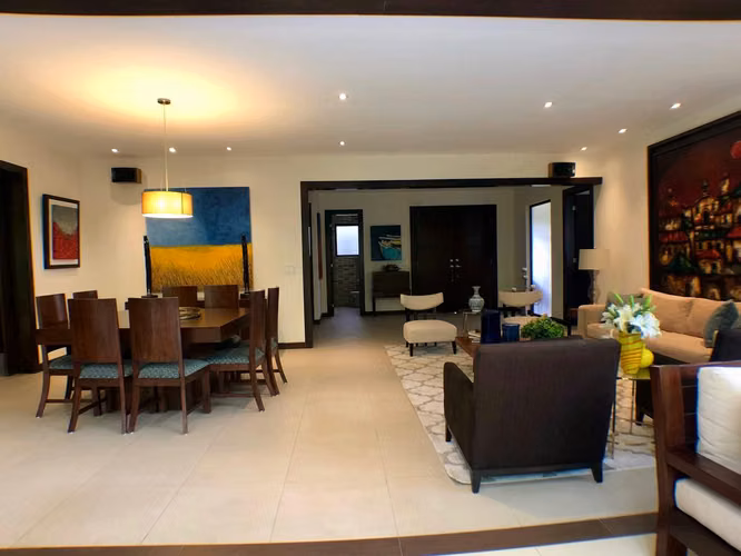 VENTA DE CASA EN HACIENDA DEL SOL P/INVERSION