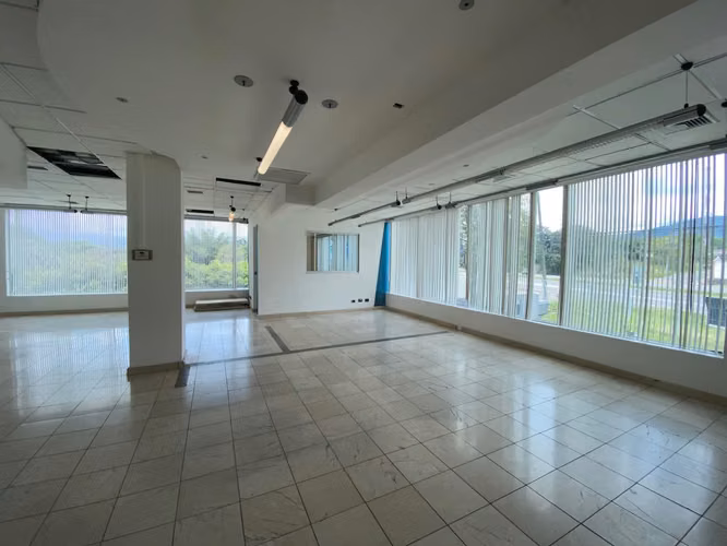 OFICINAS EN EDIFICIO - SANTA ANA - Imagen 8