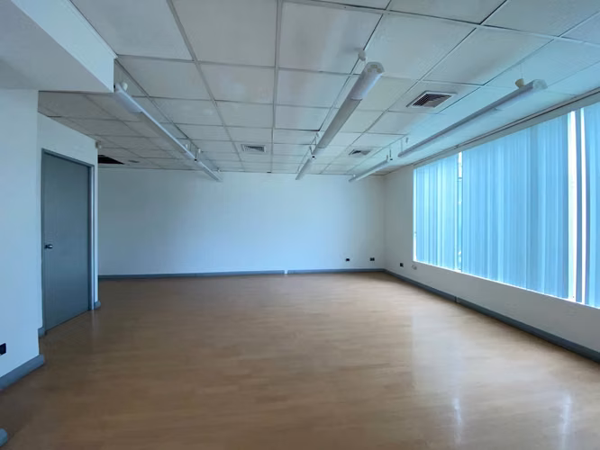 OFICINAS EN EDIFICIO - SANTA ANA - Imagen 3