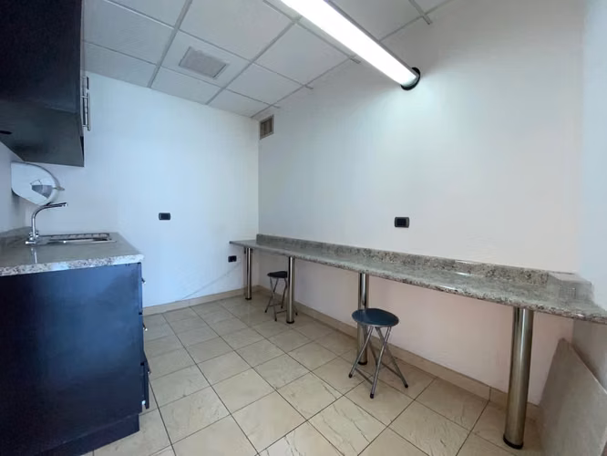 OFICINAS EN EDIFICIO - SANTA ANA - Imagen 13