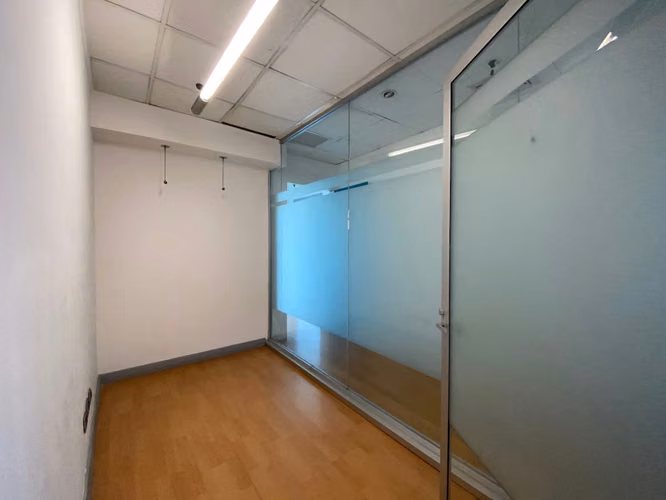 OFICINAS EN EDIFICIO - SANTA ANA - Imagen 6
