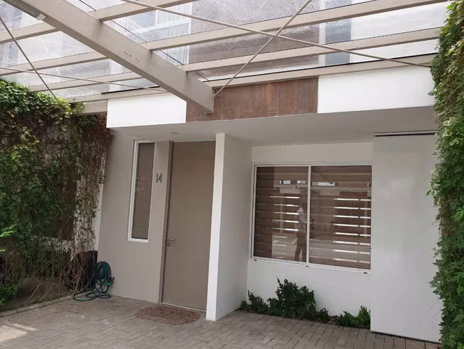 VENTA DE CASA EN SANTA ANA VILLAGE CON LINEA BLANCA /PARA INVERSION - Imagen 7