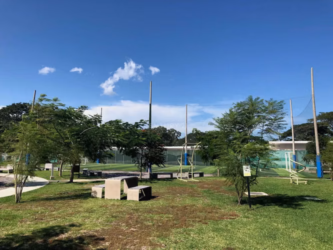 VENTA DE CASA EN CONDOMINIO PARQUES DEL SOL-BRASIL DE SANTA ANA PARA INVERSION