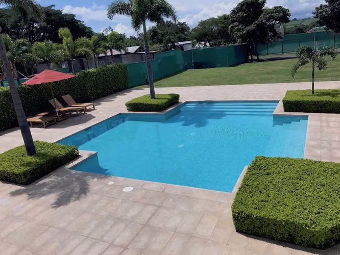 VENTA DE CASA EN CONDOMINIO PARQUES DEL SOL-BRASIL DE SANTA ANA PARA INVERSION