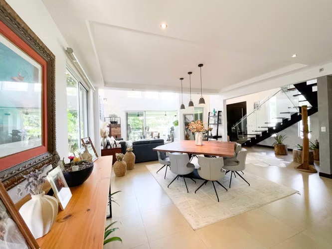 Venta de casa en condominio en Piedades de Santa Ana