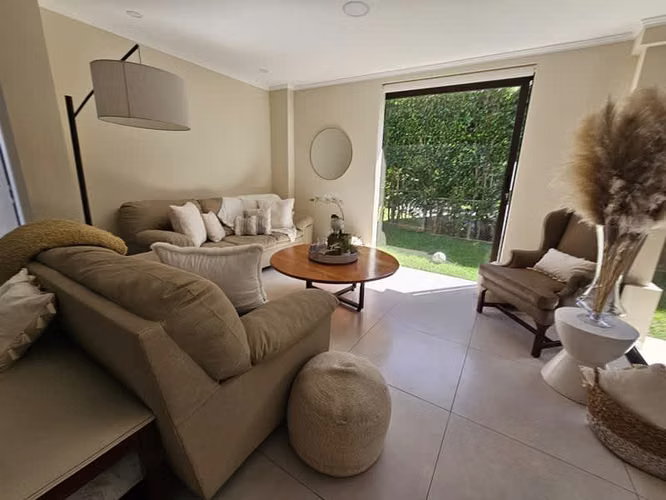 VCOES-4092 ESCAZU, JABONCILLOS.  IMPRESIONANTE CASA EN BELLO CONDOMINIO