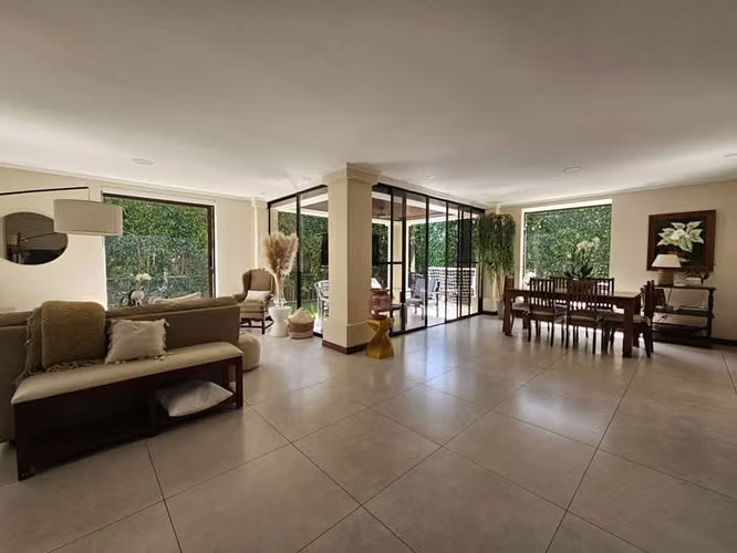 VCOES-4092 ESCAZU, JABONCILLOS.  IMPRESIONANTE CASA EN BELLO CONDOMINIO