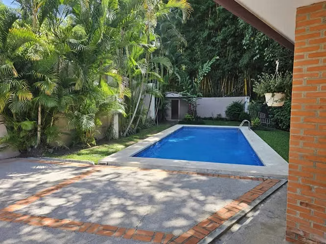 VCOES-4092 ESCAZU, JABONCILLOS.  IMPRESIONANTE CASA EN BELLO CONDOMINIO