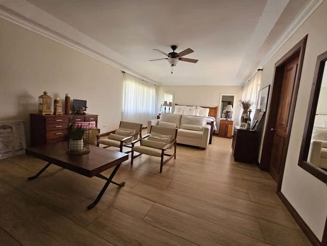 VCOES-4092 ESCAZU, JABONCILLOS.  IMPRESIONANTE CASA EN BELLO CONDOMINIO
