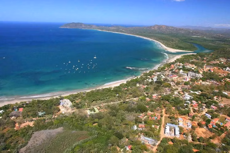 Lotes con excelente ubicación en Playa Tamarindo - Imagen 3