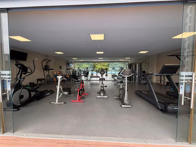 Apartamento en venta en Rohrmoser moderno de lujo con linea blanca