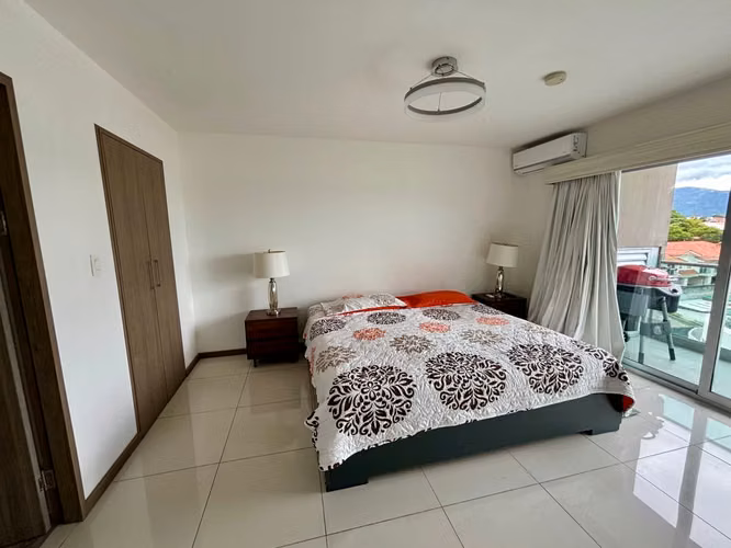 Apartamento en venta en Rohrmoser moderno de lujo con linea blanca