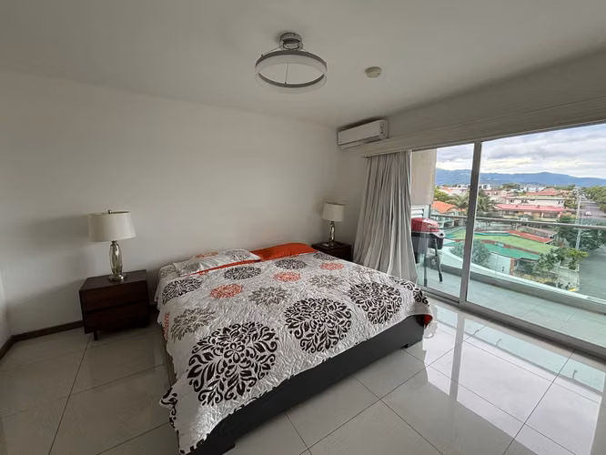 Apartamento en venta en Rohrmoser moderno de lujo con linea blanca