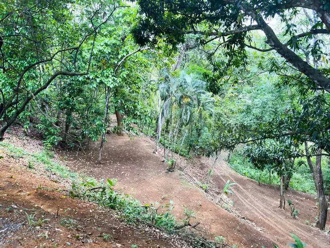 Se vende Terreno en Jacó, Garabito, Puntarenas (MV).