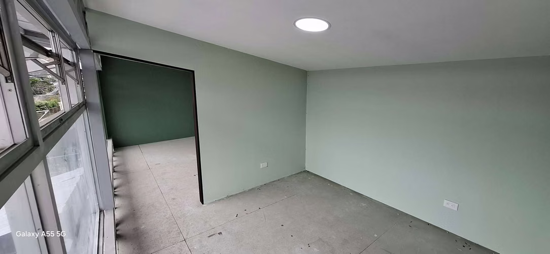 Excelente Edificio, ofi-bodega, consultorio, local, oficinas, bodega o almacenamiento
