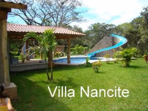 Alquiler de hermosa villas, en playa avellanas
