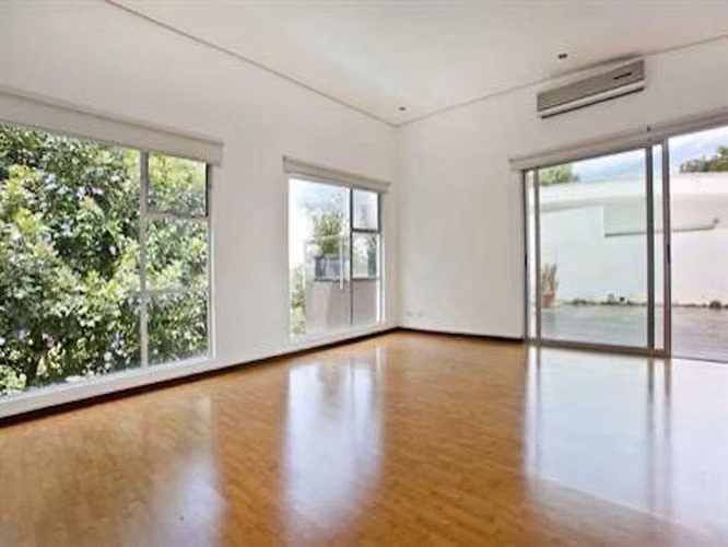 CASA MODERNA EN CONDOMINIO - PARA INVERSION - POZOS