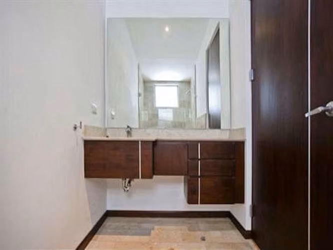 CASA MODERNA EN CONDOMINIO - PARA INVERSION - POZOS